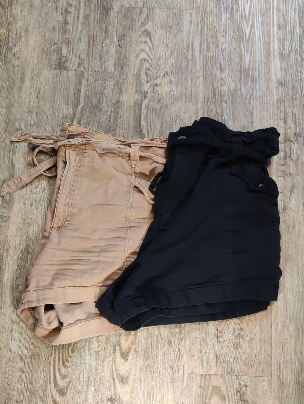 Old Navy Tan and Black Women's  Shorts lot
